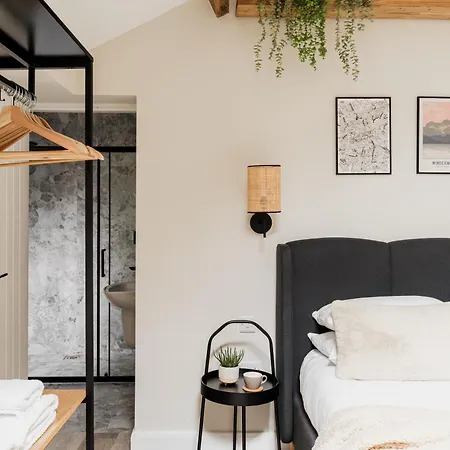 Ferry View With Hot Tub And Parking Bowness-on-Windermere